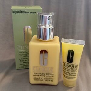 NWT Full Size + Travel Size Clinique dramatically different moisturizing lotion